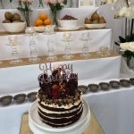 7. JushuAma + cake